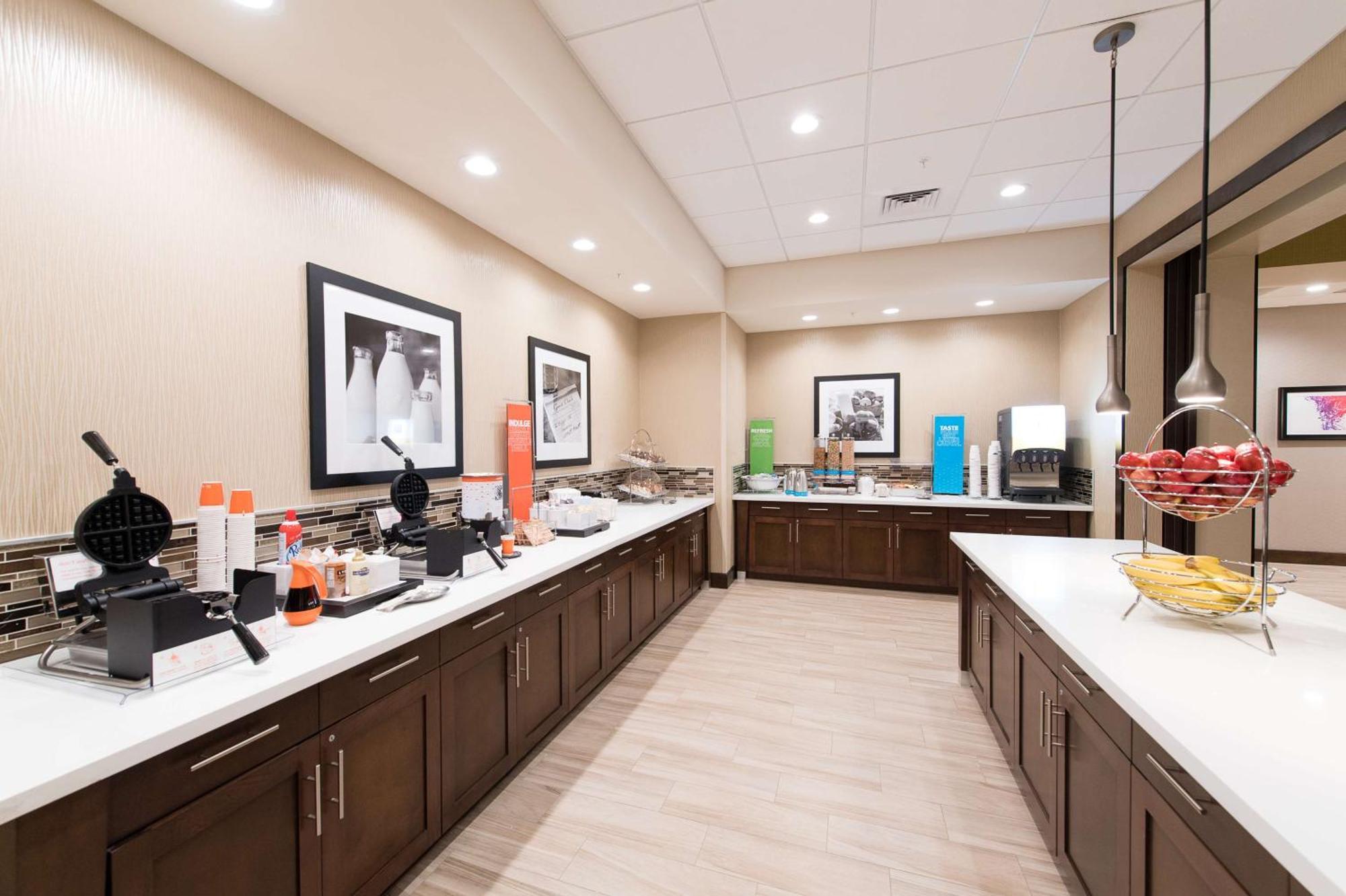 Hampton Inn And Suites Fayetteville, Nc Exteriör bild